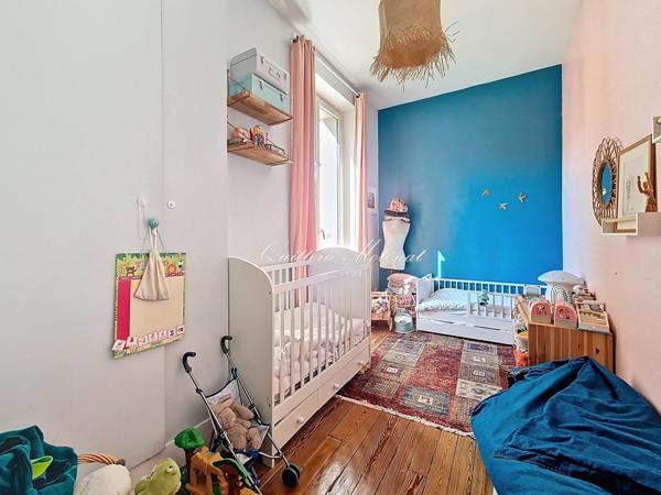 Appartement bourgeois à 2 min du RER