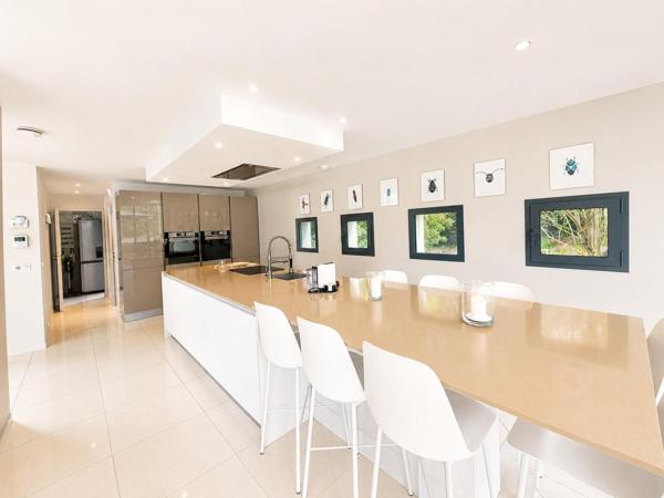 Maison à Lège-Cap-Ferret, 33950 - 8 pièces 205m²
