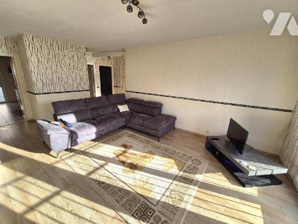 A 300 mètres de l'hôpital Simone Veil de Troyes, venez poser vos valises dans ce bel appartemen...