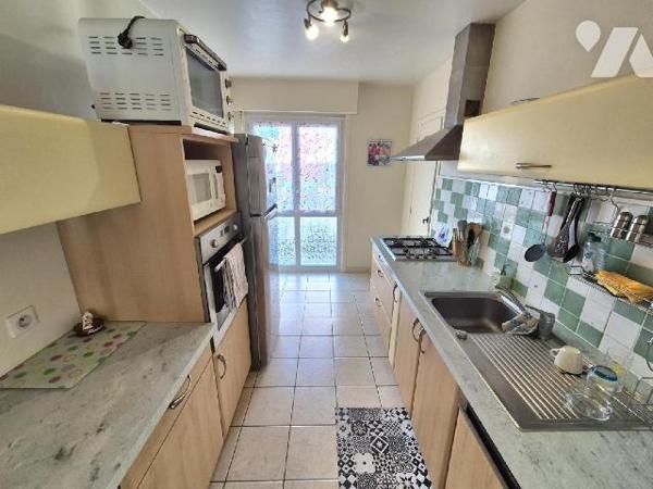 A 300 mètres de l'hôpital Simone Veil de Troyes, venez poser vos valises dans ce bel appartemen...