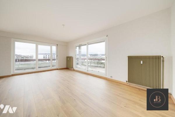 Appartement "penthouse" T6 avec terrasse panoramique et double parking 