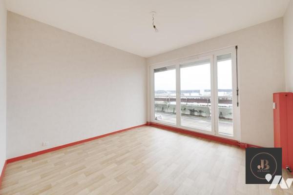 Appartement "penthouse" T6 avec terrasse panoramique et double parking 