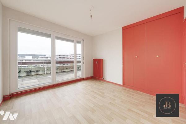 Appartement "penthouse" T6 avec terrasse panoramique et double parking 