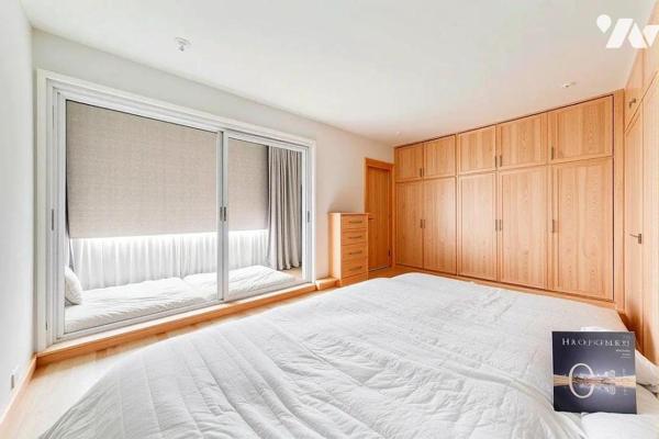 Appartement "penthouse" T6 avec terrasse panoramique et double parking 