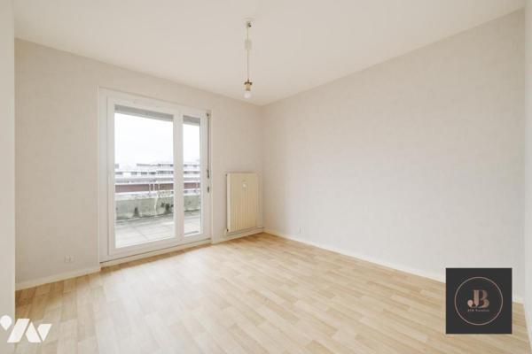 Appartement "penthouse" T6 avec terrasse panoramique et double parking 