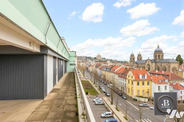 Appartement "penthouse" T6 avec terrasse panoramique et double parking 
