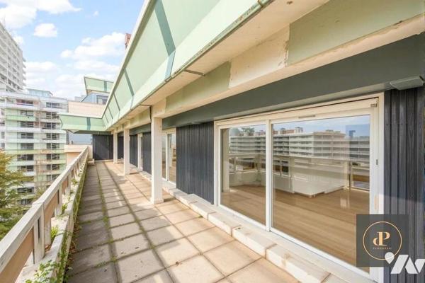 Appartement "penthouse" T6 avec terrasse panoramique et double parking 