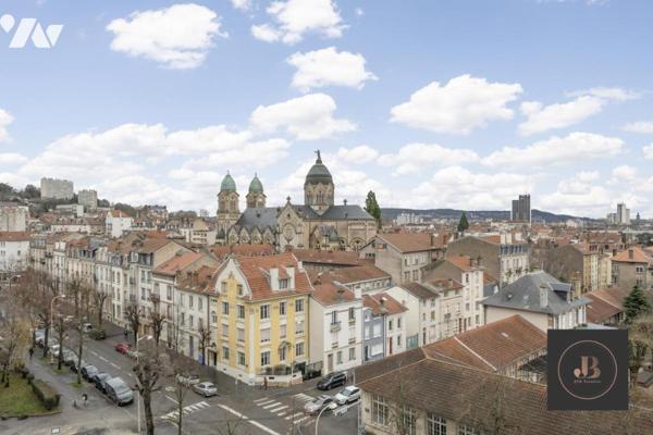 Appartement "penthouse" T6 avec terrasse panoramique et double parking 