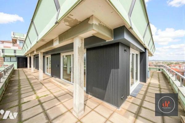 Appartement "penthouse" T6 avec terrasse panoramique et double parking 