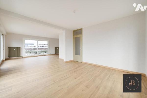 Appartement "penthouse" T6 avec terrasse panoramique et double parking 