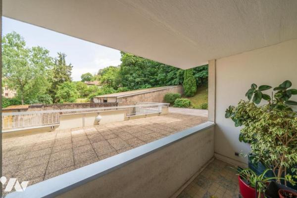 F4 avec deux balcons et gge