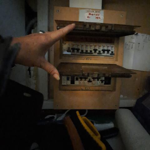 A VENDRE LAROQUE D'OLMES / MAISON + GARAGE + ATELIER