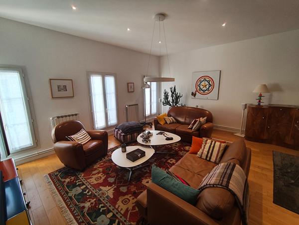 RARE - Hyper centre - Rochefort - Appartement avec ascenseur.