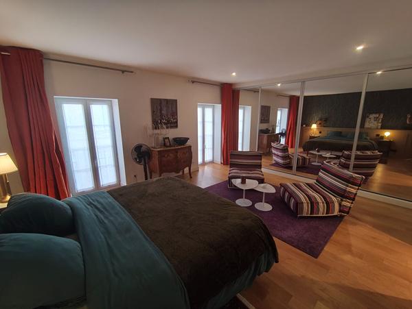 RARE - Hyper centre - Rochefort - Appartement avec ascenseur.