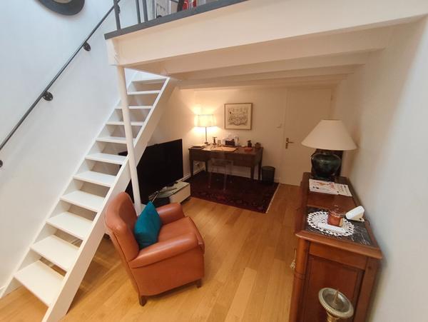 RARE - Hyper centre - Rochefort - Appartement avec ascenseur.