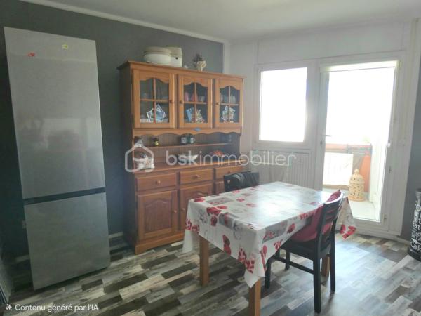 Idéalement situé à Rezé quartier Bourderies, proche des commodités, venez découvrir cet appartement de 68 m2 au quatrième étage avec ascenseur.
Il bénéficie d'une entrée avec rangements desservant un dressing, une cuisine, une buanderie, deux chambres, un wc, une salle d'eau et un séjour lumineux avec loggia.
Un garage et une cave complètent le bien.
Aucun travaux à prévoir.
Contactez moi pour une visite.