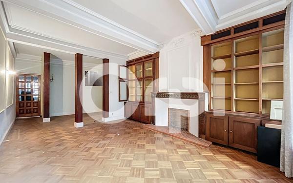 Immeuble à vendre    5 pièces •  Saint-Gaudens