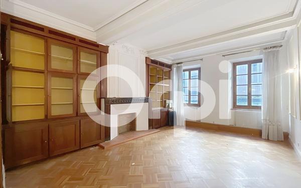 Immeuble à vendre    5 pièces •  Saint-Gaudens