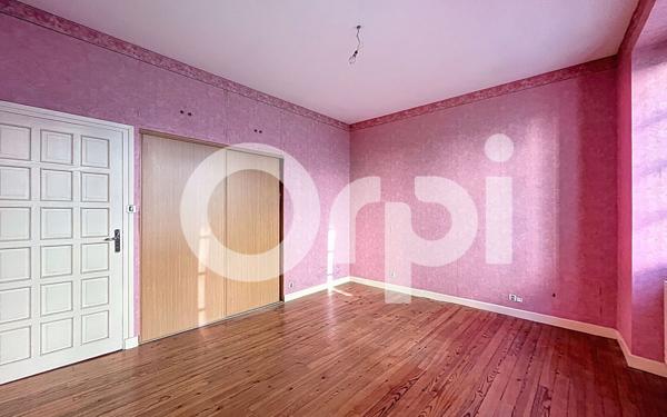 Immeuble à vendre    5 pièces •  Saint-Gaudens