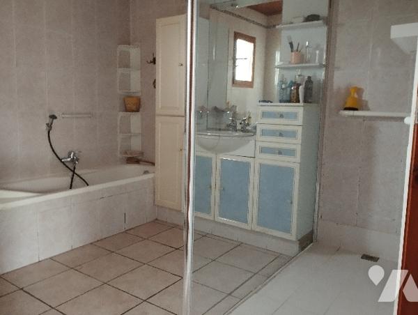 A vendre BAX petit village à 15 km de CARBONNE et  12 km de Montesquieu Volvestre