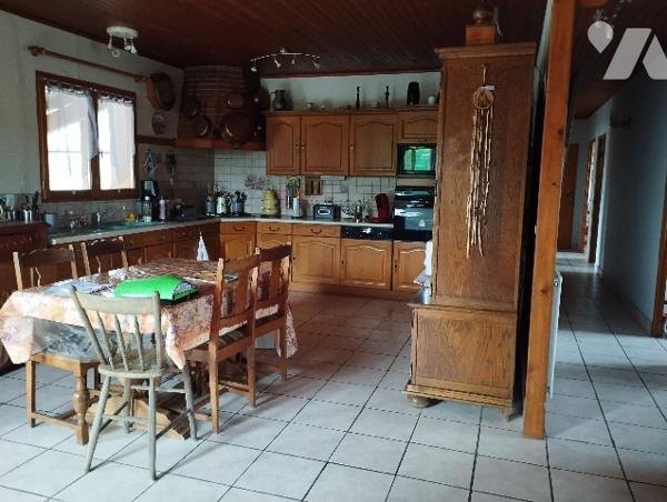 A vendre BAX petit village à 15 km de CARBONNE et  12 km de Montesquieu Volvestre