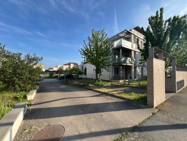 Appartement à louer 2 pièces AVRILLE (49)