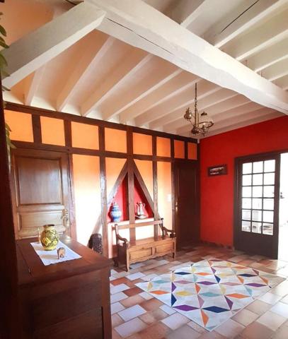 Belle Propriété ou Demeure Contemporaine de 239 m² Entièrement Rénovée, avec Piscine chauffée, Poolhouse, Garage, Dépendances et Terrain Clos et Arboré de 2874 m²