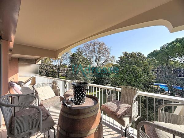 COUP DE COEUR!!! beau 2 pièces de 51 m² en dernier étage avec cave et parking sous-sol !