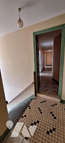 VIC-FEZENSAC Immeuble  local+garage+2 appartement