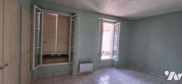 VIC-FEZENSAC Immeuble  local+garage+2 appartement