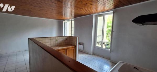 VIC-FEZENSAC Immeuble  local+garage+2 appartement