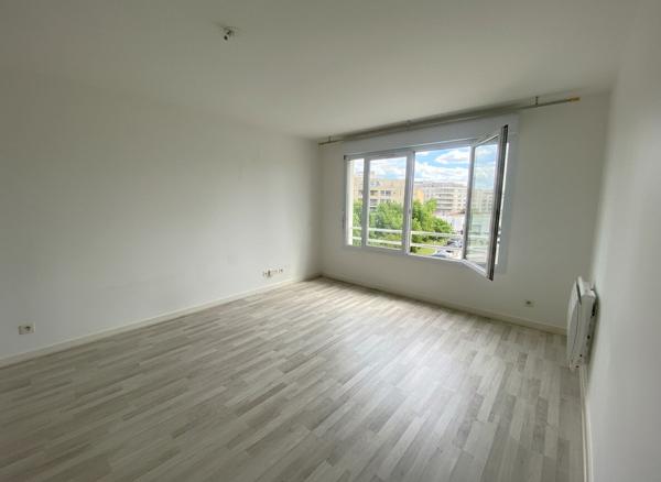 Appartement Lyon 2 pièces de 55m² très lumineux incluant le stationnement