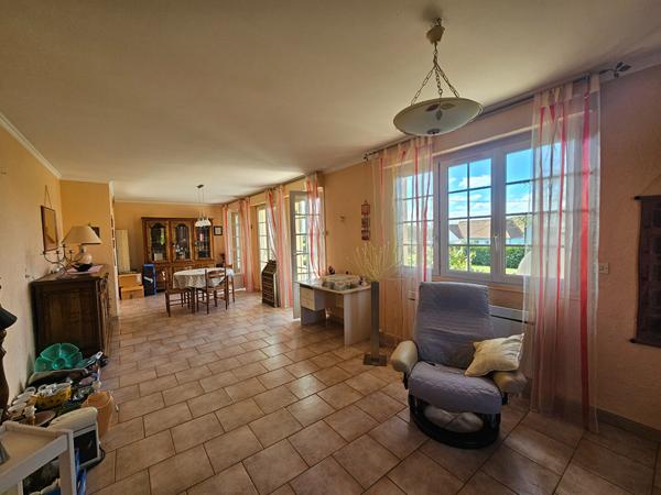 NOUVEAUTÉ EXCLUSIVITE UNE BELLE MAISON FAMILIALE À DÉCOUVRIR A LA FLECHE