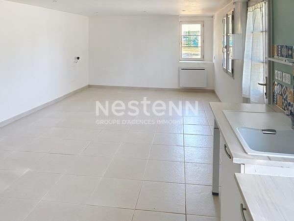 Maison entièrement rénovée à Briollay avec 2 chambres à seulement 12 km d'Angers