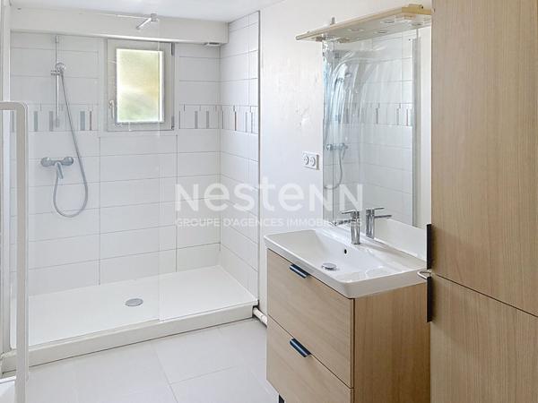 Maison entièrement rénovée à Briollay avec 2 chambres à seulement 12 km d'Angers