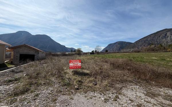 Terrain à vendre    Théus