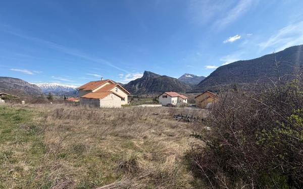 Terrain à vendre    Théus