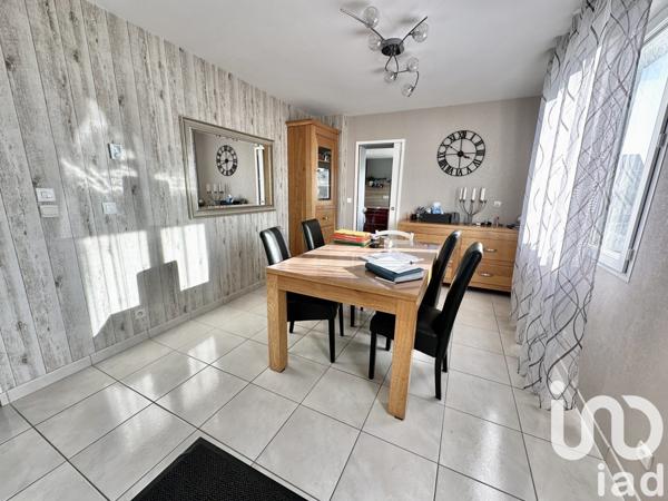 Maison 6 pièces de 143 m² à Beaumont-Hague (50440)