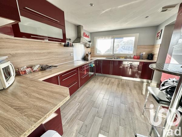 Maison 6 pièces de 143 m² à Beaumont-Hague (50440)