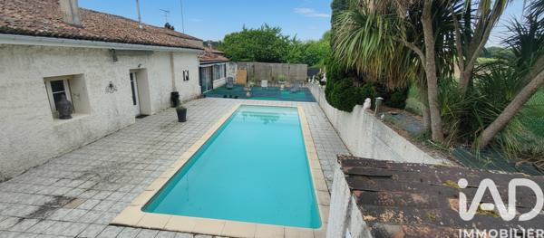 Maison à vendre 8 pièces 195 m² Saintes