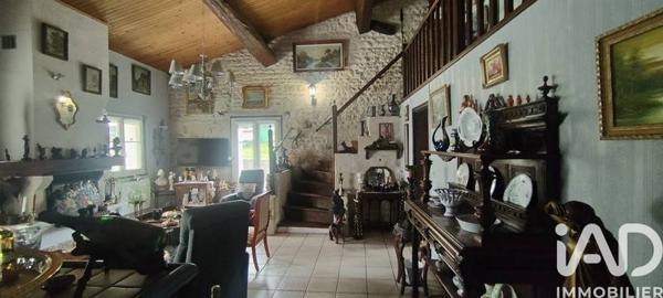 Maison à vendre 8 pièces 195 m² Saintes