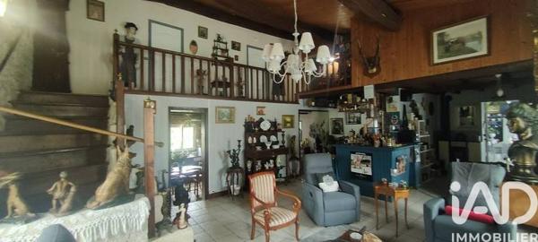 Maison à vendre 8 pièces 195 m² Saintes