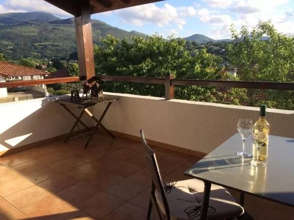 Maison au Pays Basque de 185 m² avec 3 chambres et 2 studios