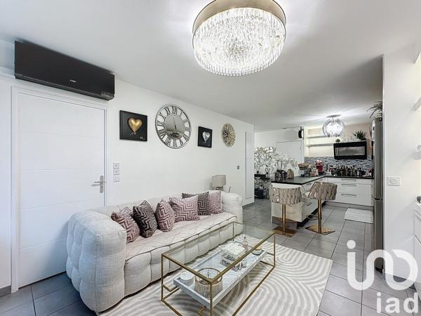 Appartement 4 pièces de 83 m² à Saint-Priest (69800)