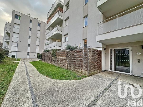 Appartement 4 pièces de 83 m² à Saint-Priest (69800)