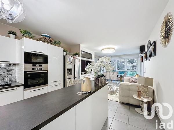 Appartement 4 pièces de 83 m² à Saint-Priest (69800)