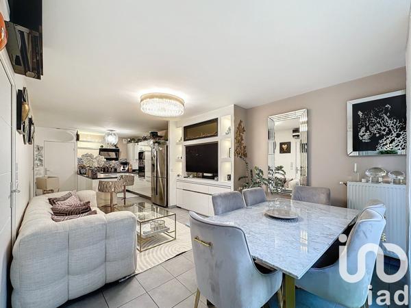 Appartement 4 pièces de 83 m² à Saint-Priest (69800)