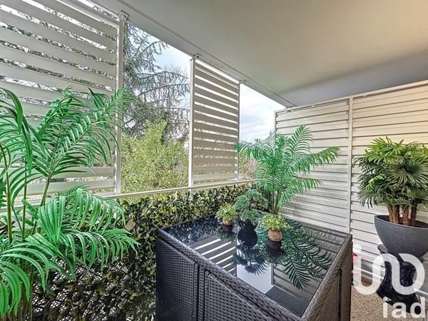 Appartement 4 pièces de 83 m² à Saint-Priest (69800)