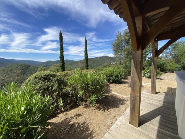Maison de vacances avec grande terrasse couverte