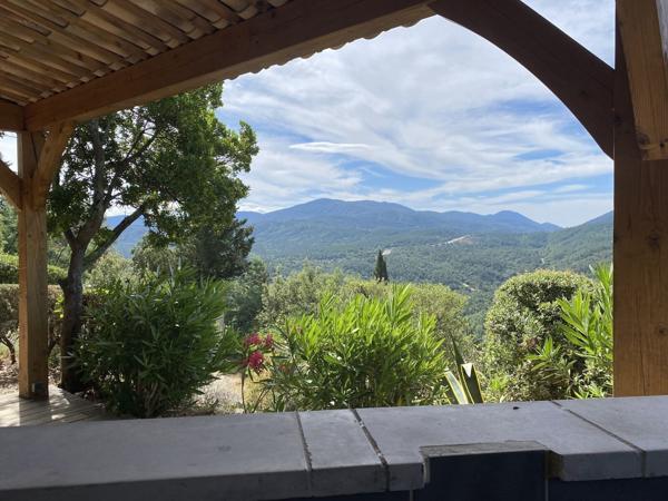 Maison de vacances avec grande terrasse couverte
